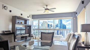 Classic Apartment, City View | Living area