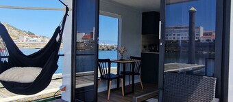 Accommodation on a boat with the comforts of a house in Muxía.