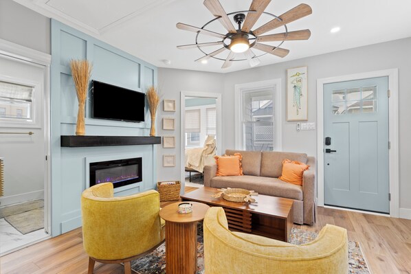 Téléviseur connecté, foyer, livres