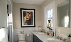 Dusche, Haartrockner, Bidet, Handtücher