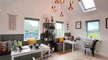 Free daily cooked-to-order breakfast