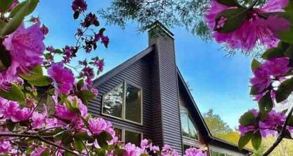 The Catskill Getaway • Near Bethel Woods & Hiking & HOT TUB