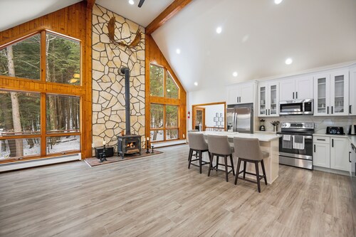 The Catskill Getaway • Near Bethel Woods & Hiking & HOT TUB