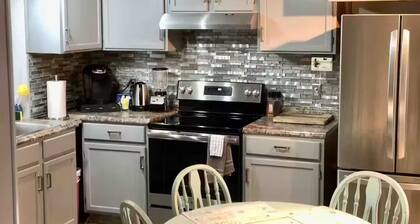 Argyles Place 3 beds/Spa bath/kitchen pet friendly