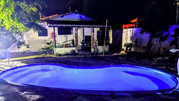 2 piscine all'aperto