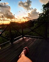 Quarto quádruplo família, vista para o jardim, na torre | Terraço/pátio