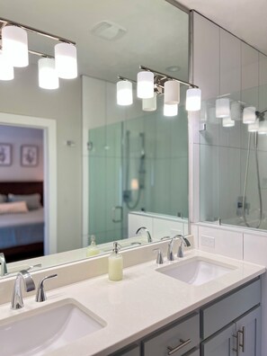 Shower, hair dryer, towels, soap - Modern 3BR Townhome w/Garage - Walk to Midtown/Downtown Tallahassee & FSU (Tallahassee)