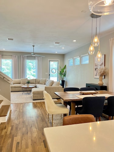 Modern 3BR Townhome w/Garage - Walk to Midtown/Downtown Tallahassee & FSU