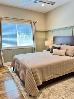 3 bedrooms, iron/ironing board, WiFi, bed sheets - Modern 3BR Townhome w/Garage - Walk to Midtown/Downtown Tallahassee & FSU (Tallahassee)