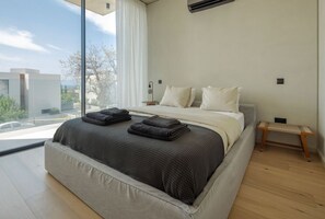 2 makuuhuonetta, silitysrauta/-lauta, ilmainen Wi-Fi, vuodevaatteet