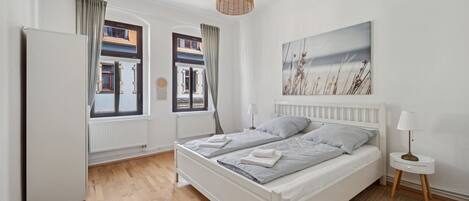 2 bedrooms, iron/ironing board, WiFi, bed sheets