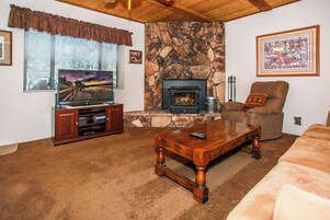 House, Patio, Mountain View | Living area | TV, DVD player