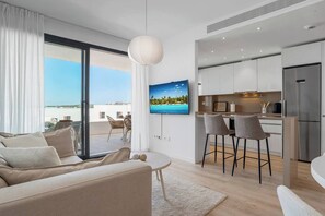 TV - Estepona Beach Getaway! 2BR Apartment w/ Sea View (Estepona)