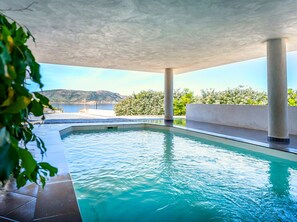 Outdoor pool, a heated pool