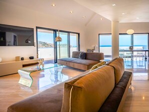 Smart-tv en een open haard