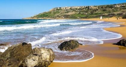 Secluded country Home: Beaches & Trails Nearby