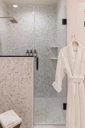 Hårtørrer, håndklæder, Sæbe, Shampoo