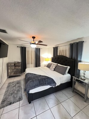4 bedrooms, iron/ironing board, WiFi, bed sheets