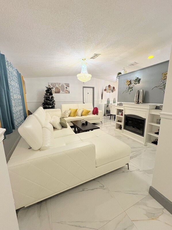 TV, fireplace