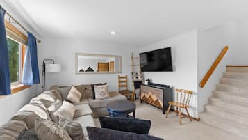 Studio (3 Bedrooms) | Property amenity