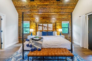 4 bedrooms, iron/ironing board, WiFi, bed sheets