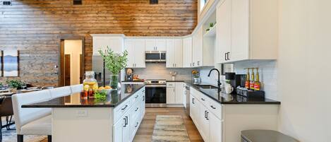 Mikrowelle, Ofen, Herdplatte, Geschirrspüler