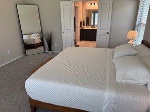 4 slaapkamers, een strijkplank/strijkijzer, wifi, beddengoed