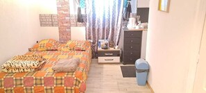 1 bedroom, iron/ironing board, WiFi, bed sheets