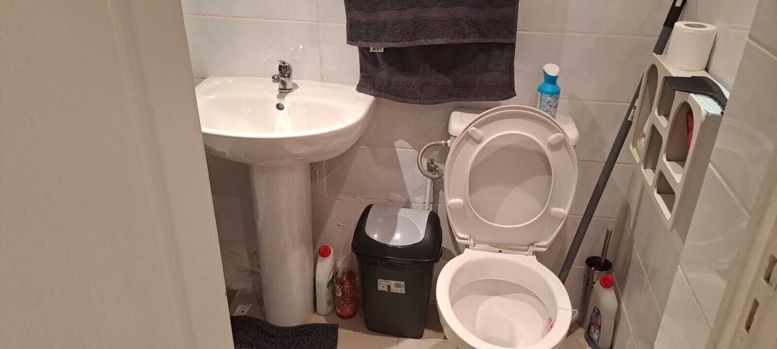 Hårtork, handdukar, tvål och toalettpapper