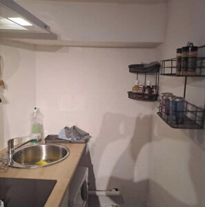 Microwave - Studio - Private room with tv canal+ (Goussainville)