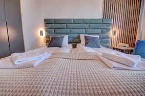 Appartement Confort | Décor unique, ameublement unique, fer et planche à repasser