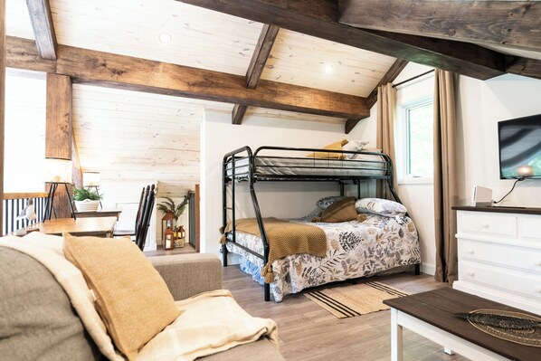 4 bedrooms, WiFi, bed sheets