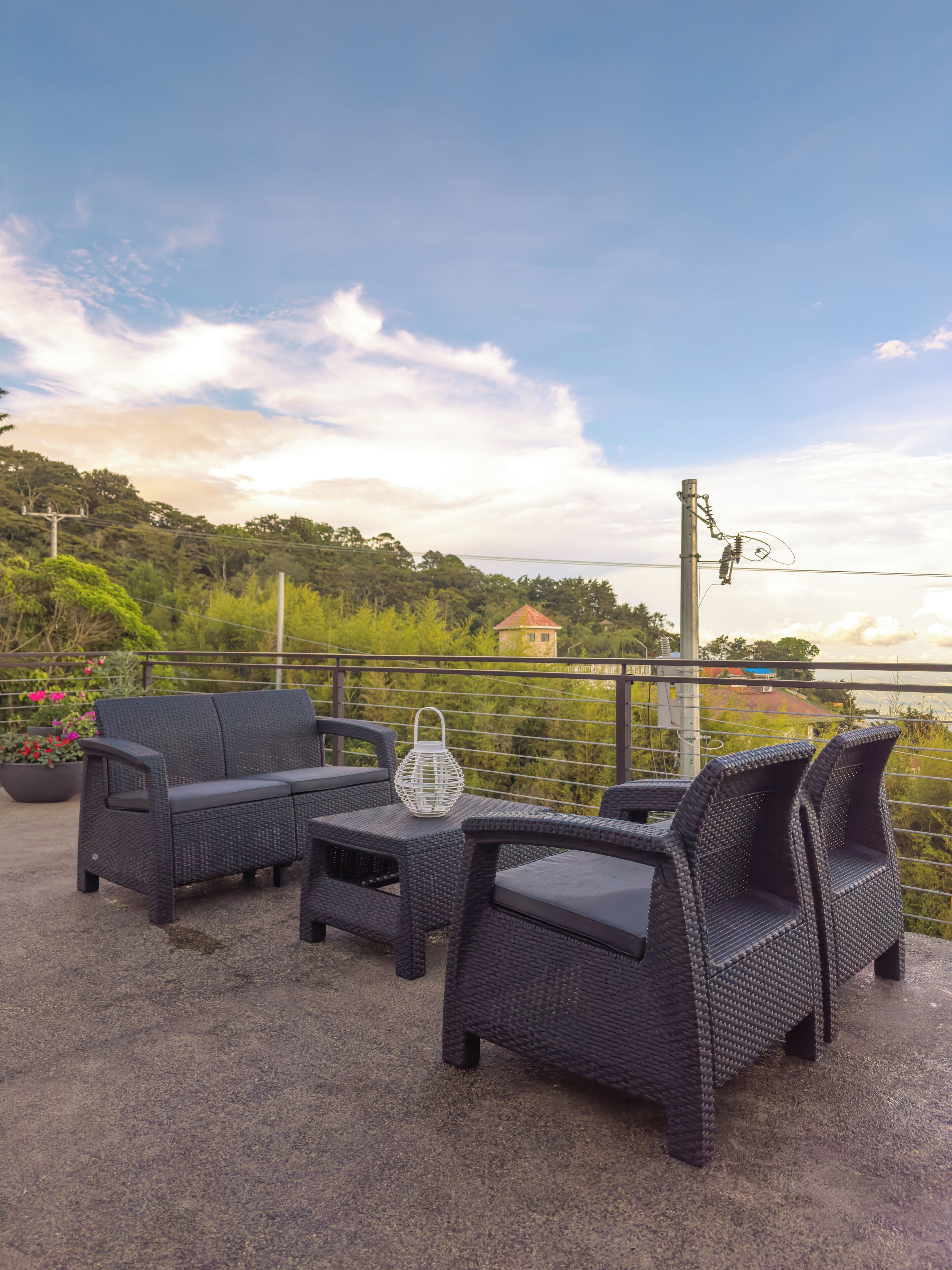 Premium bedding, in-room safe, free WiFi, bed sheets