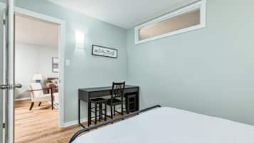 Iron/ironing board, free WiFi, bed sheets