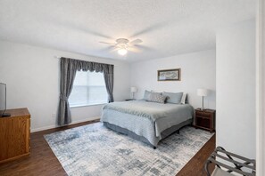 3 bedrooms, desk, iron/ironing board, travel cot - Great Location - Smoky Mtn Retreat - Douglas & Cherokee Lakes nearby! (Dandridge)