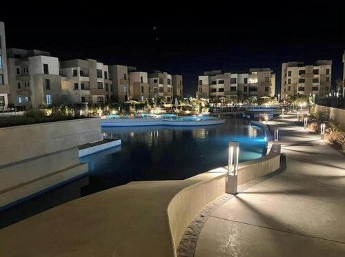 2-bedroom chalet in peaceful Sidi Abd El-Rahman with WiFi