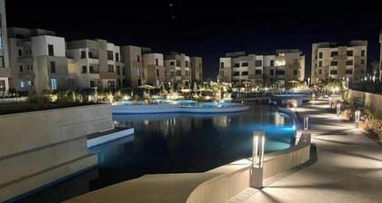 2-bedroom chalet in peaceful Sidi Abd El-Rahman with WiFi