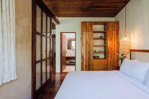 2 bedrooms, desk, free WiFi, bed sheets