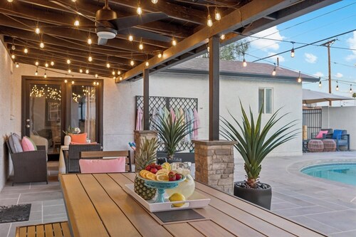 Cactus Bloom Villa - Spacious 5BR near Old Town Scottsdale with Private Pool