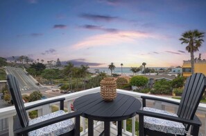 Property grounds - Moonlight dream! 4-bedroom, 4-bathroom ocean view home 1 block from the beach. (Encinitas)