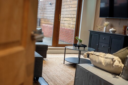 Stylish urban oasis, central, modern and fully equipped