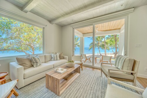 Beachy and Sophisticated 3-Bed, 3.5-Bath Beachfront Townhome at Watercolors F5
