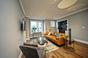 Exclusive Suite | Living area