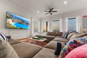 Smart TV, DVD player, table tennis, books