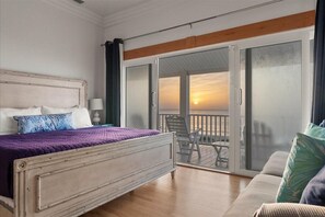 4 bedrooms, desk, iron/ironing board, travel crib - Oceanfront Flagler - Pool, Billiards, Pet-Friendly (Palm Coast)