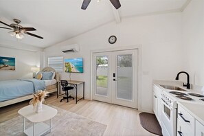 1 chambre, fer et planche à repasser, Wi-Fi, draps fournis