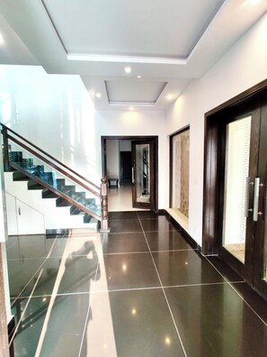 Interior - Luxury Villa 5 Bedroom, DHA , Phase 6 Near Dolmen Mall (Lahore)