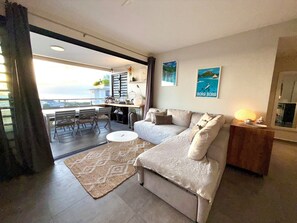 Televisio, kirjoja, stereot