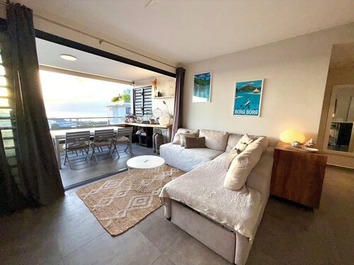 Maeva's Sky - piscine, salle de sport, entrée de Papeete