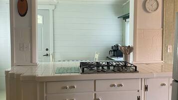 冰箱、微波炉、炉灶、茶具/咖啡用具